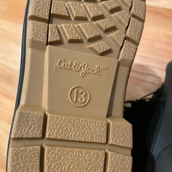 Cat & Jack kids Black and Gray Winter snow Boots size 13 - Picture 8 of 8